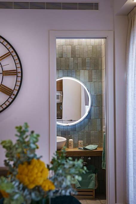 Mini Hotel In The Heart Of Sevilla For Exclusive Usage Exterior photo