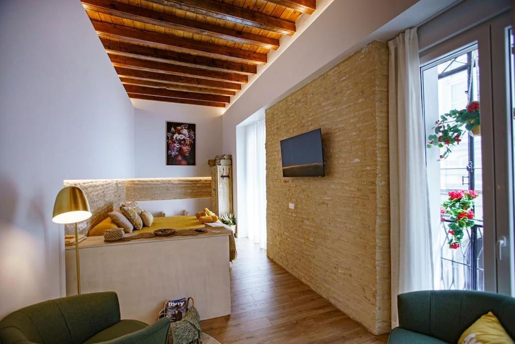 Mini Hotel In The Heart Of Sevilla For Exclusive Usage Exterior photo